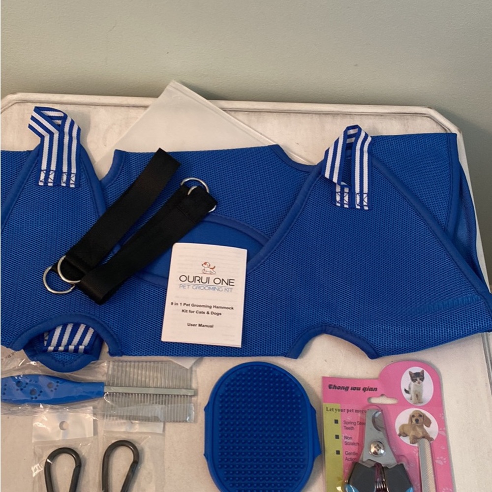 NWT  Ourui One Pet Grooming Kit with hammock